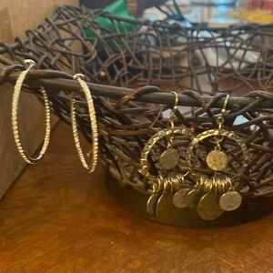 Set of 2‎ pair of earrings, like new